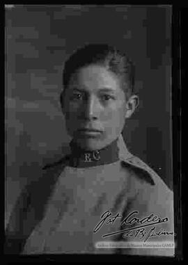 Foto del rostro del mismo militar.