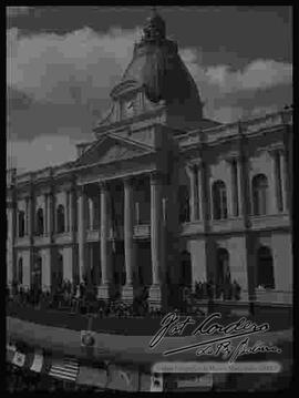 2da toma, imagen del palacio Legislativo, el día del recibimiento del presidente Enrique Peñaranda