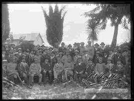 Grupo de militares, reunidos en el martes de challa de carnavales, donde se encuentra Hernando Siles, Hans Kunt, Bernardino Bilvao Rioja y el General Quiroz.