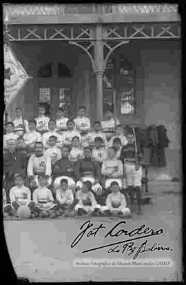 Grupo de estudiantes del colegio Don Bosco