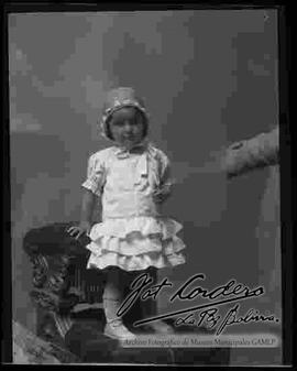 Foto de estudio de una niña