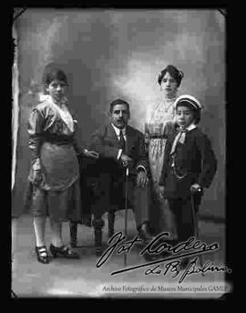 Foto de estudio de una familia