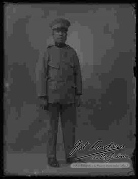 Fotografía de estudio: Soldado de pie