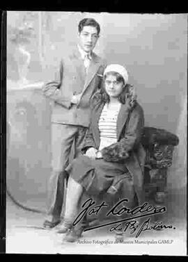 Foto de estudio de un apareja de esposos