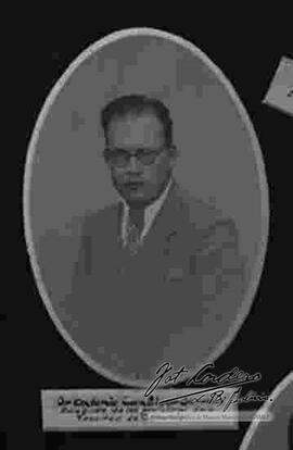 Imagen del Sr. Antonio l. S. Delegado de los profesores de la Facultad de Comercio. Parte del primer consejo universitario, Universidad Mayor Gabriel Rene Moreno, Santa Cruz - Bolivia junio de 1939.