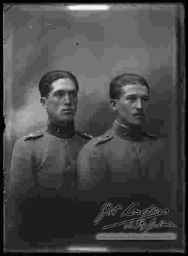 Fotografía de estudio. teniente y un Coronel