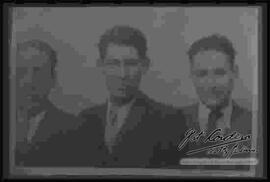 Miguel Alandia Pantoja junto a Julio Cordero Ordoñez y Fausto Aois.