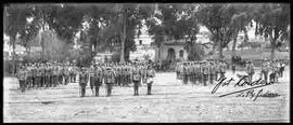 Tres grupos de scouts del colegio Ayacucho en la avenida Arce